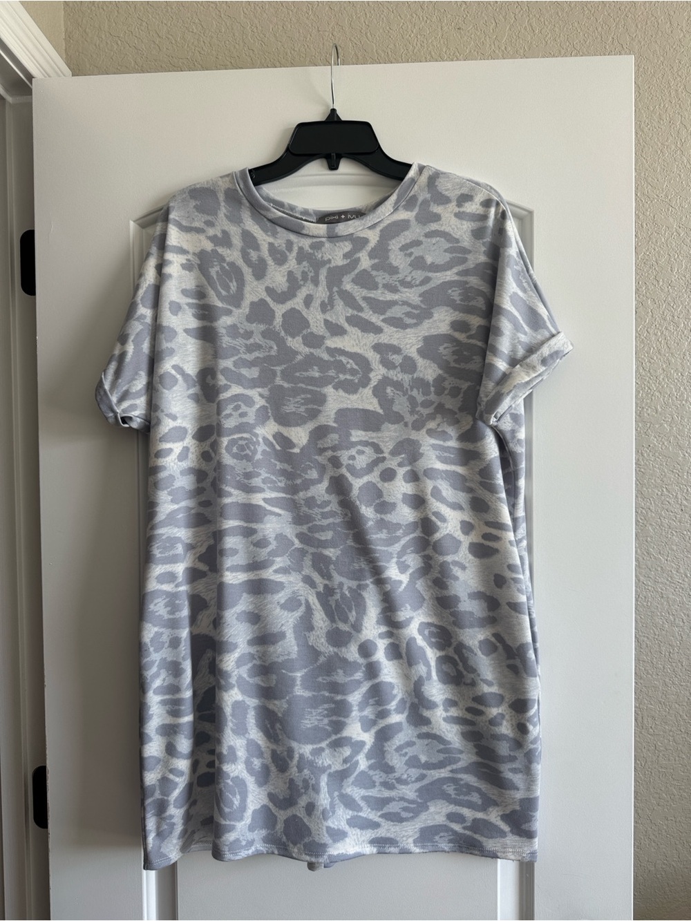 Light Gray Animal Print Tee Dress with Subtle White Pattern